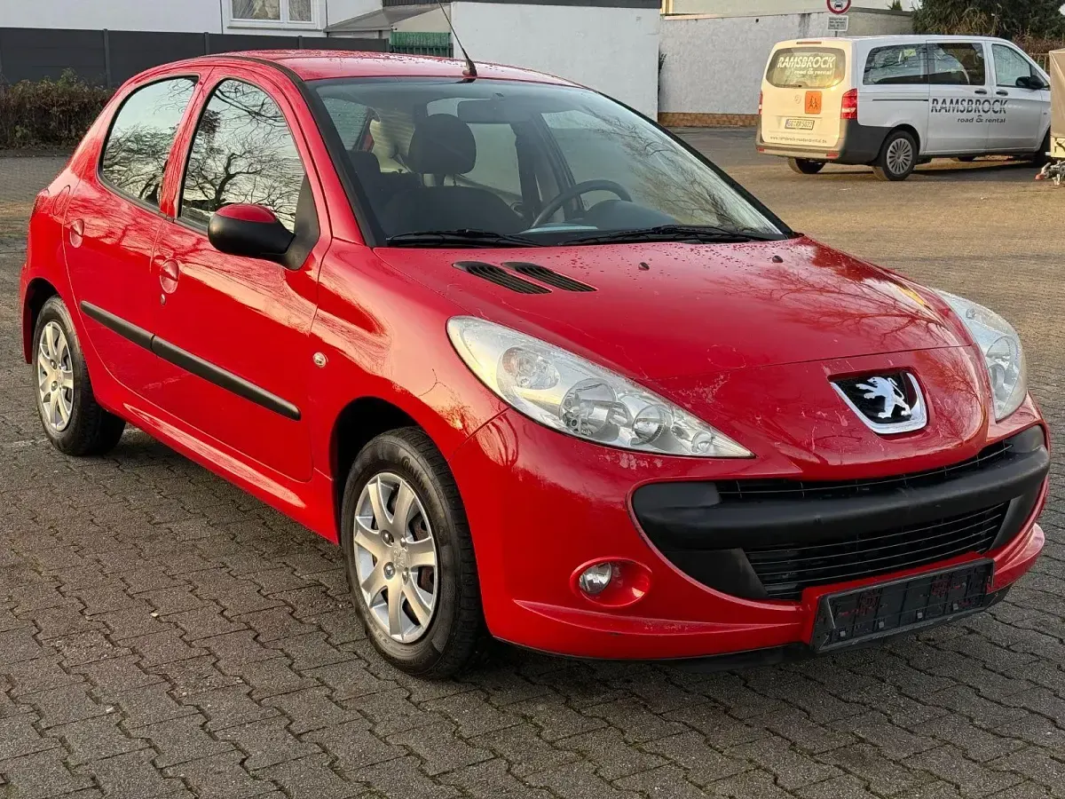Gebraucht Peugeot 206+ Basis 73 PS (53 kW) 2010 Rot Kleinwagen