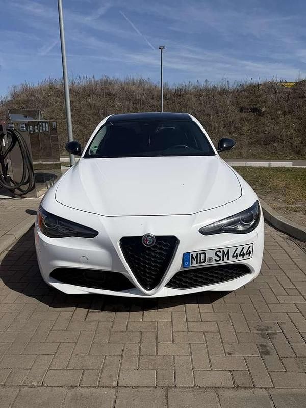 Gebraucht Alfa Romeo Giulia Super 179 PS (131 kW) 2016 Limousine