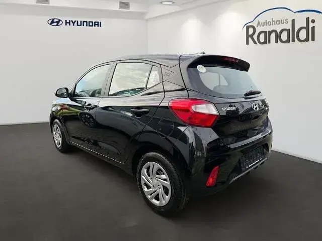 Neu Hyundai i10 Select 63 PS (46 kW) 2025 Phantom black Kleinwagen