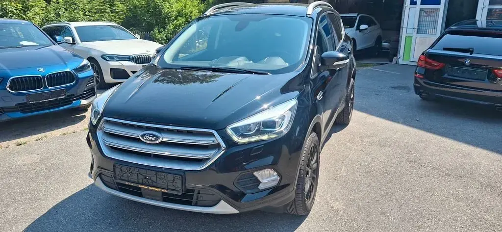 Gebraucht Ford Kuga Titanium 150 PS (110 kW) 2019 Schwarz SUV