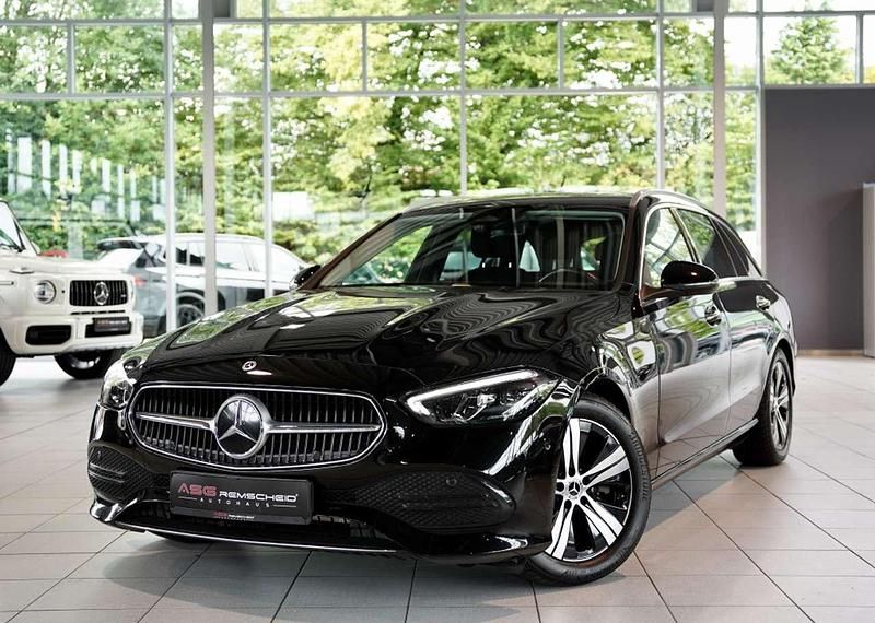Schwarz Gebraucht 2021 Mercedes C220 Avantgarde Kombi | 30.900 € (Fairer Preis) - Bild 1/3