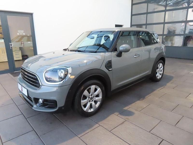 Grau Gebraucht 2018 Mini One Countryman SUV | 14.985 € (Guter Preis) - Bild 1/4