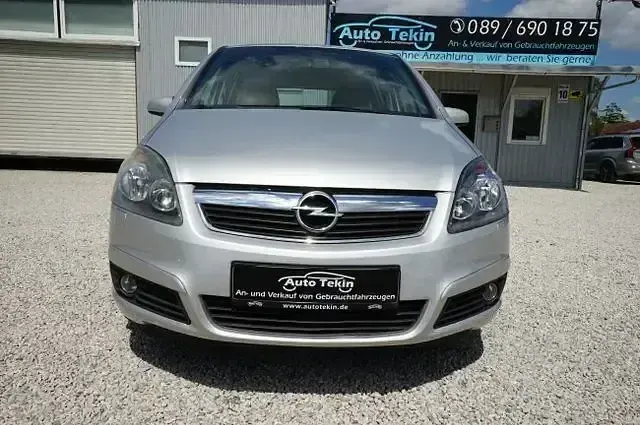 Gebraucht Opel Zafira 140 PS (102 kW) 2006 Starsilber iii m2 Van / Kleinbus