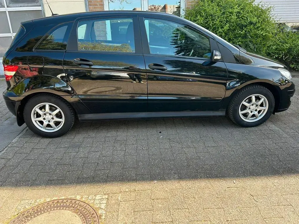 Gebraucht Mercedes B170 116 PS (85 kW) 2005 Schwarz Van / Kleinbus