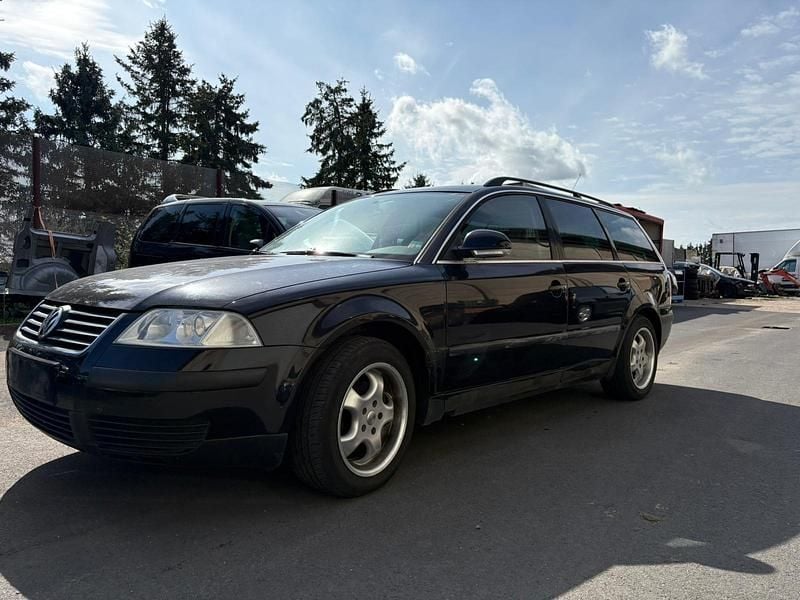 Schwarz Gebraucht 2002 VW Passat Kombi | 850 € - Bild 1/4