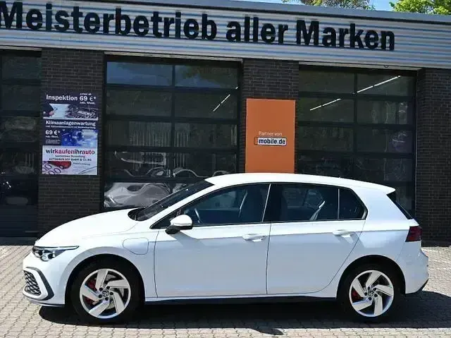 Gebraucht VW Golf VIII GTE 245 PS (180 kW) 2021 Weiß Limousine
