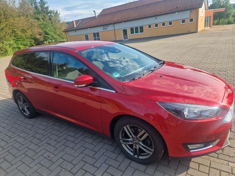 Usata Ford Focus Titanium 120 CV (88 kW) 2016 Rosso Station wagon