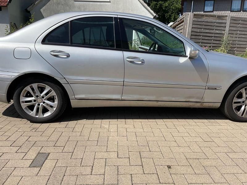 Gebraucht Mercedes C200 Elegance 163 PS (119 kW) 2001 Silber Limousine