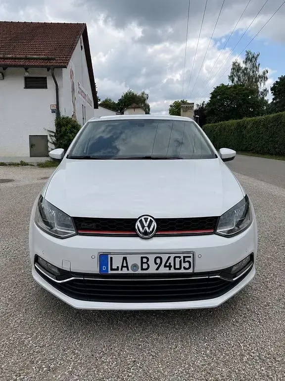 Gebraucht VW Polo 90 PS (66 kW) 2014 Weiß Limousine