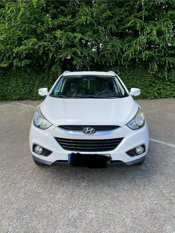 Weiß Gebraucht 2013 Hyundai ix35 Edition SUV | 10.350 € (Etwas zu teuer) - Bild 1/4