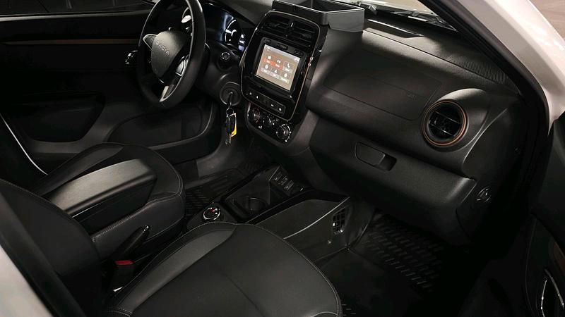 Gebraucht Dacia Spring Extreme 47 kW (65 PS) 2024 Weiß Kleinwagen