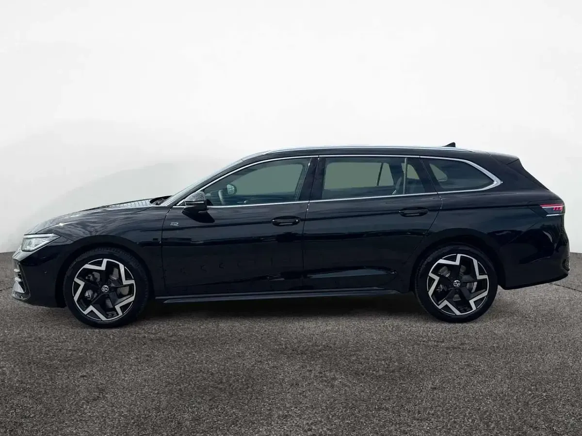 Nowe VW Passat R-line 265 KM (194 kW) 2026 Czarny Kombi