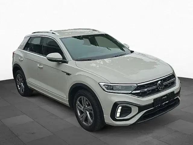 Second-hand VW T-Roc R-line 110 CP (80 kW) 2024 Argintiu SUV
