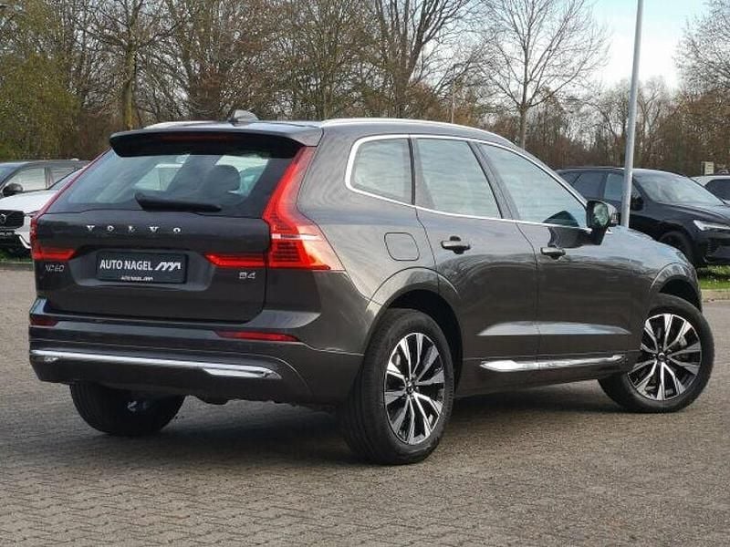 Gebraucht Volvo XC60 Plus 197 PS (144 kW) 2023 Grau SUV