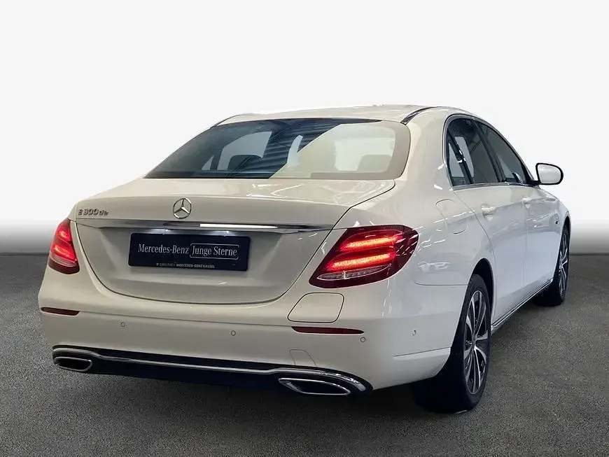 Gebraucht Mercedes E300 Avantgarde 306 PS (225 kW) 2019 Weiß Limousine