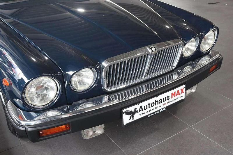 Gebraucht Jaguar XJ12 264 PS (194 kW) 1986 Blau Limousine
