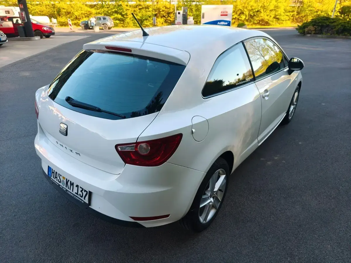 Gebraucht Seat Ibiza SC Style 90 PS (66 kW) 2012 Weiß Kleinwagen