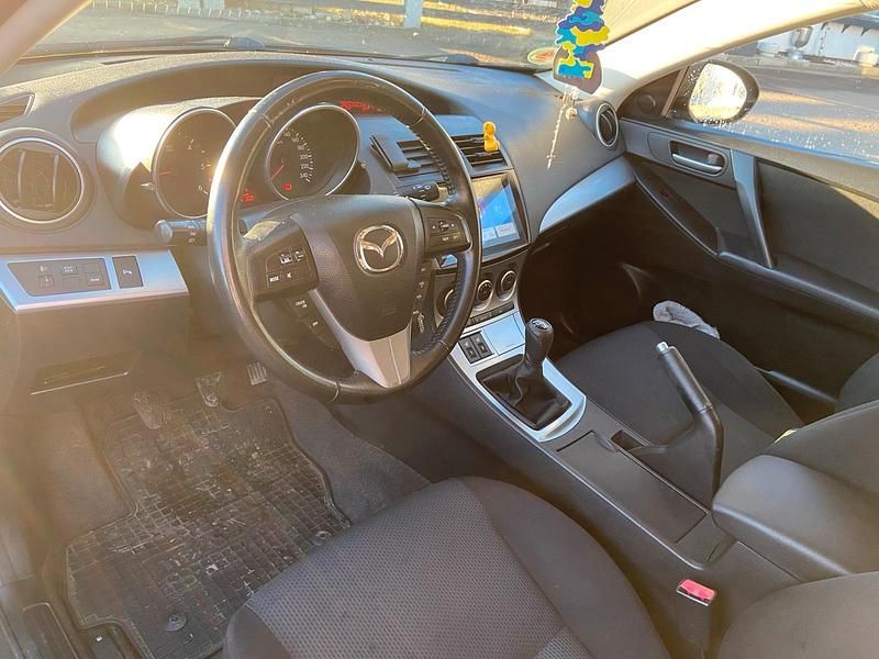 Gebraucht Mazda 3 116 PS (85 kW) 2011 Schwarz Kleinwagen