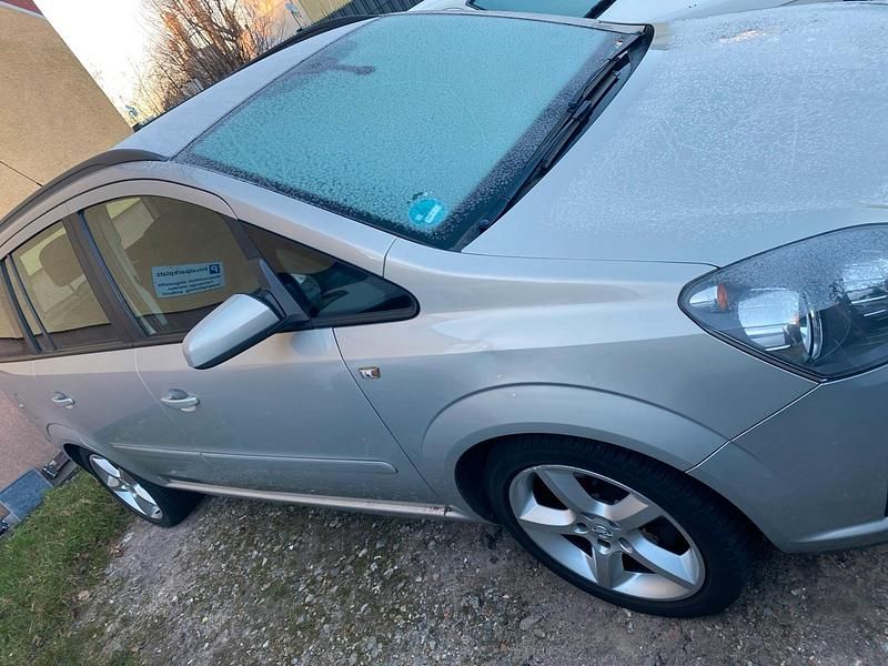 Gebraucht Opel Zafira 103 PS (75 kW) 2006 Andere farben Van / Kleinbus