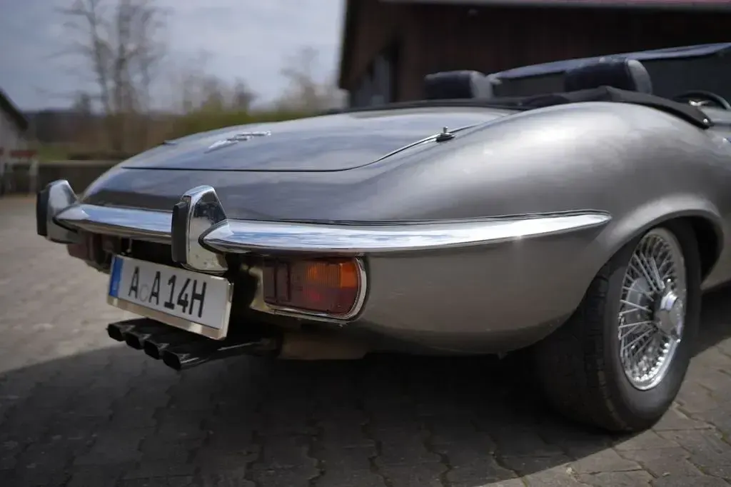 Gebraucht Jaguar E-Type 268 PS (197 kW) 1974 Silber Cabrio