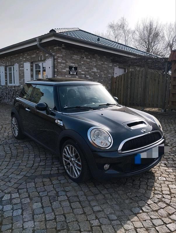 Second-hand Mini John Cooper Works 211 CP (155 kW) 2008 Negru Hatchback