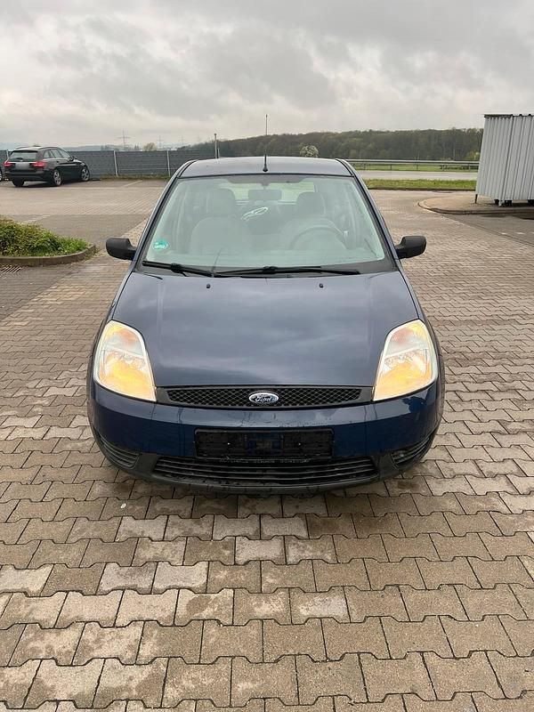 Gebraucht Ford Fiesta 80 PS (58 kW) 2002 Blau Kleinwagen
