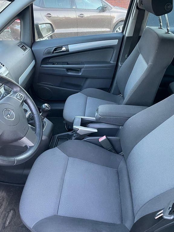 Gebraucht Opel Zafira 94 PS (69 kW) 2008 Grau Van / Kleinbus