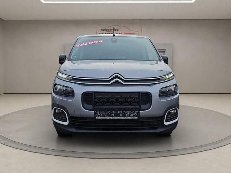 Gebraucht Citroën Berlingo Feel 131 PS (96 kW) 2023 Lack grau artense/typ aussenve Van / Kleinbus