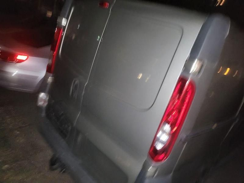 Grau Gebraucht 2007 Renault Trafic Van | 3.300 € (Etwas zu teuer) - Bild 1/4