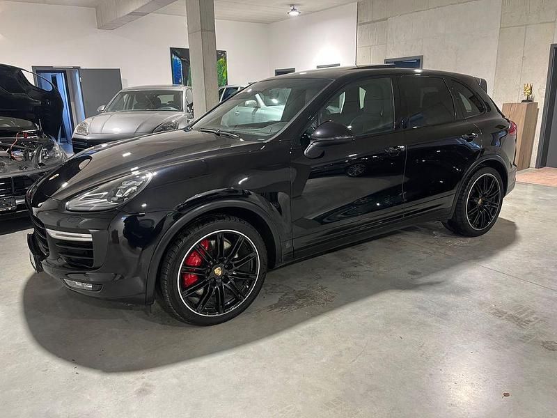 Gebraucht Porsche Cayenne Turbo 519 PS (381 kW) 2014 Schwarz SUV