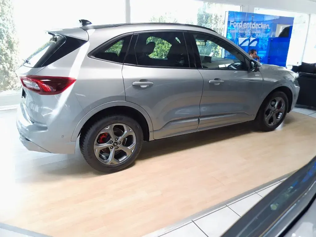 Gebraucht Ford Kuga ST-Line X 186 PS (136 kW) 2025 Grau SUV