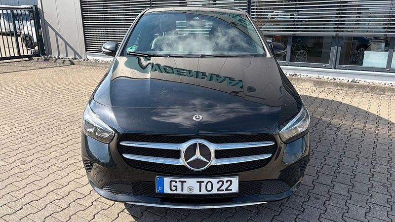 Gebraucht Mercedes B180 116 PS (85 kW) 2019 Schwarz Van / Kleinbus
