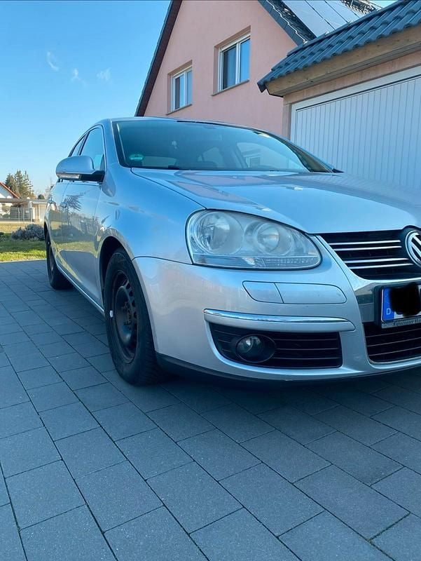 Gebraucht VW Jetta 116 PS (85 kW) 2007 Silber Limousine
