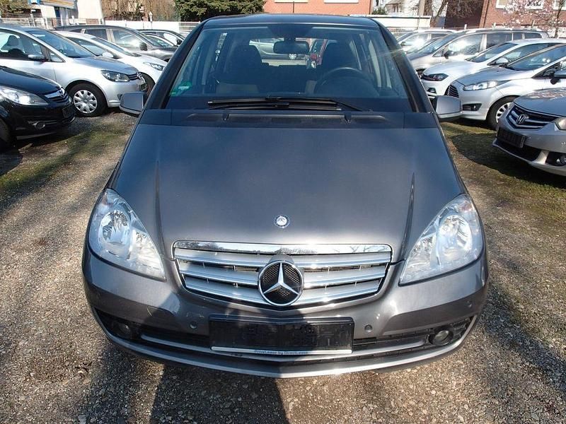 Gebraucht Mercedes A150 95 PS (69 kW) 2009 Grau Limousine