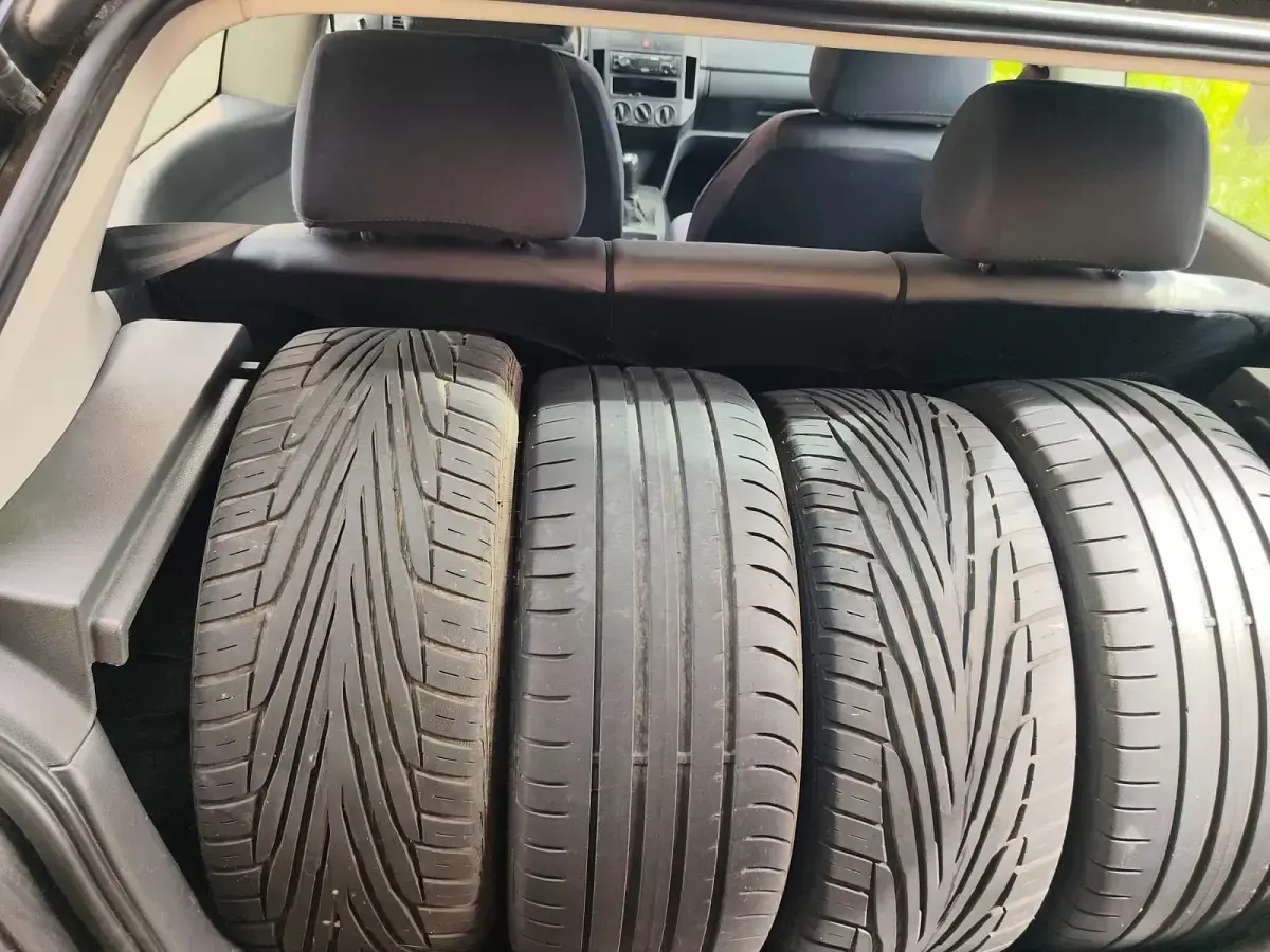 Gebraucht VW Polo 75 PS (55 kW) 2004 Schwarz Kleinwagen