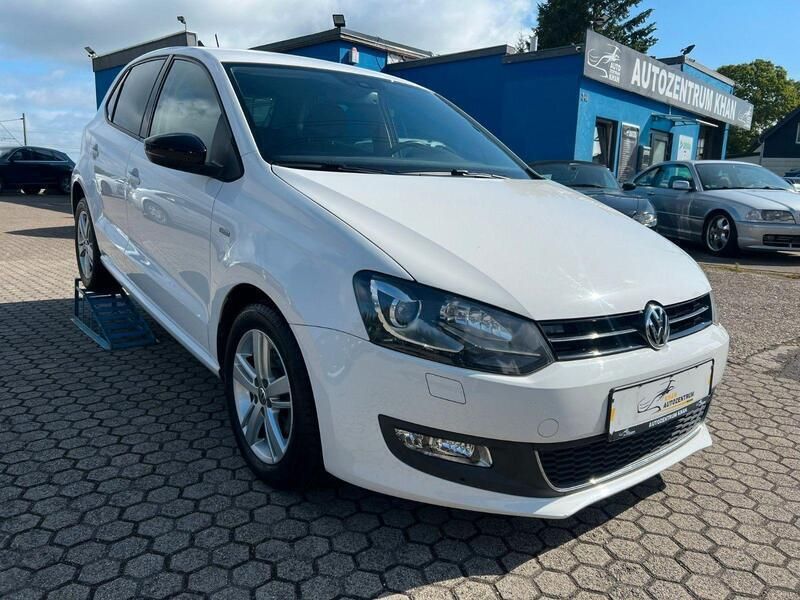 Weiß Gebraucht 2012 VW Polo Match Kleinwagen | 9.990 € (Teuer) - Bild 1/4