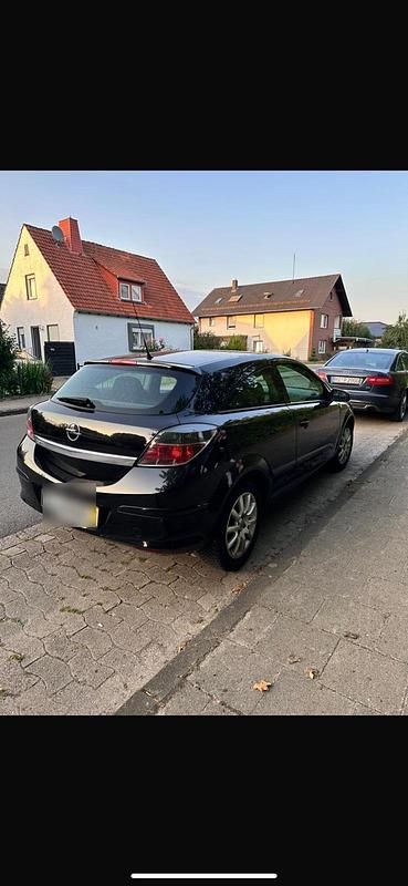 Gebraucht Opel Astra 105 PS (77 kW) 2006 Schwarz Coupé