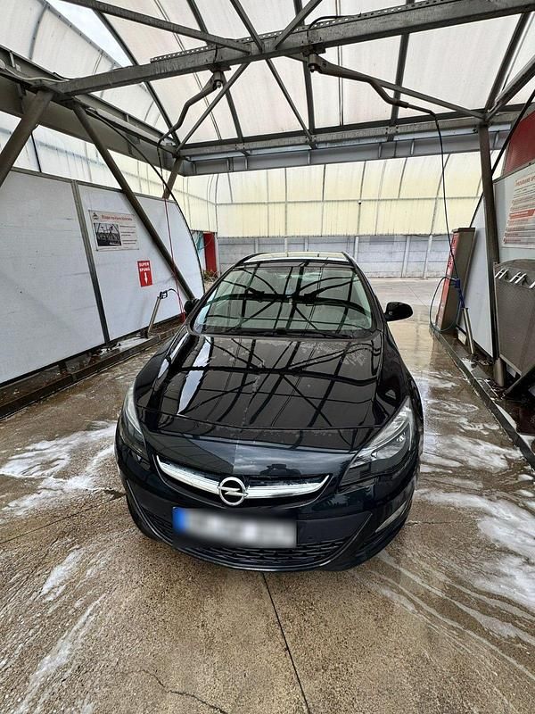 Gebraucht Opel Astra 165 PS (121 kW) 2015 Schwarz Kombi