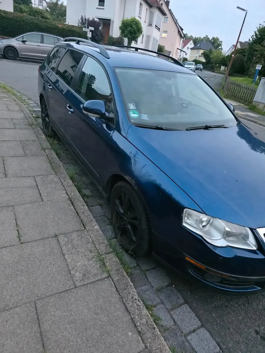 Gebraucht VW Passat 105 PS (77 kW) 2007 Blau Kombi