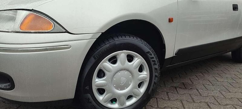 Gebraucht Rover 214 75 PS (55 kW) 1999 Silbergrau Limousine