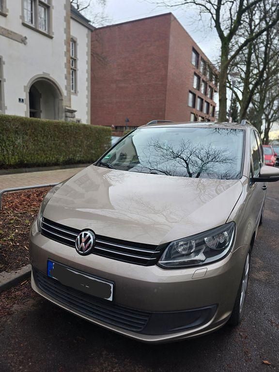 Gold Gebraucht 2013 VW Touran Trendline Van / Kleinbus | 6.500 € (Fairer Preis) - Bild 1/4