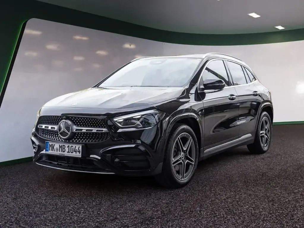 Gebraucht Mercedes GLA200 Advanced Plus 163 PS (119 kW) 2026 Schwarz / nachtschwarz SUV