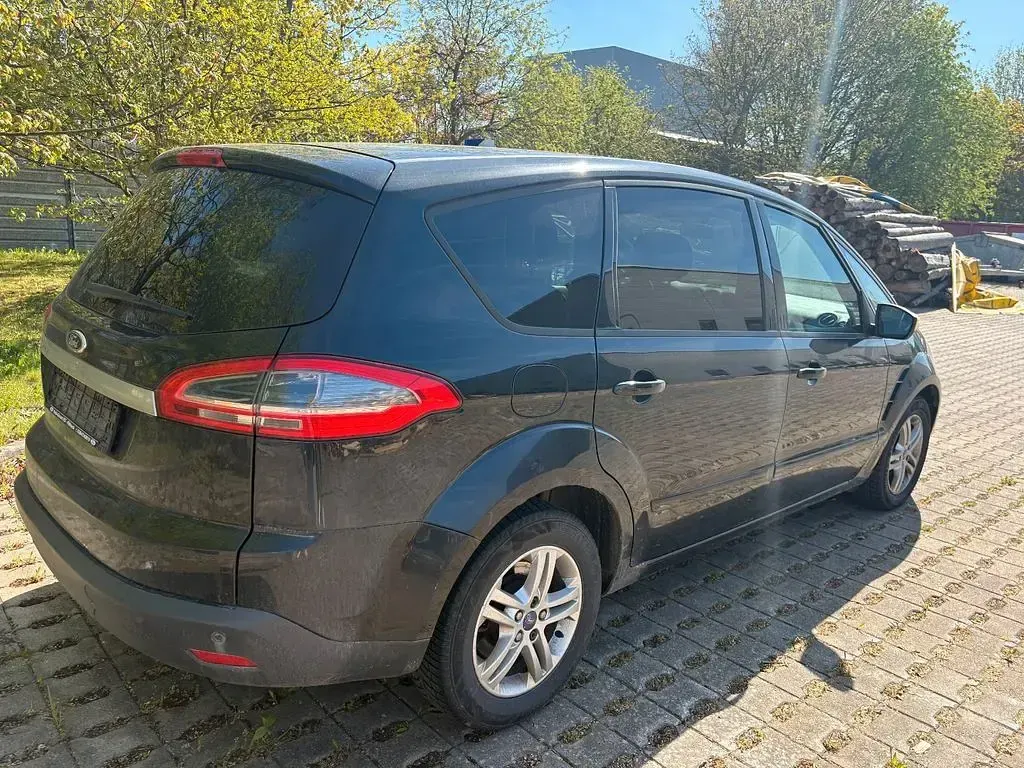 Gebraucht Ford S-MAX Trend 140 PS (102 kW) 2011 Schwarz Van / Kleinbus
