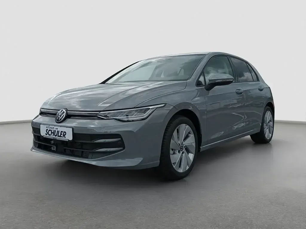 Gebraucht VW Golf VIII Life 116 PS (85 kW) 2024 Grau (mondsteingrau uni) Limousine