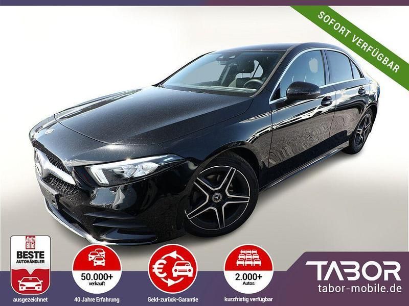 Schwarz Gebraucht 2020 Mercedes A200 AMG line Limousine | 26.388 € (Fairer Preis) - Bild 1/4
