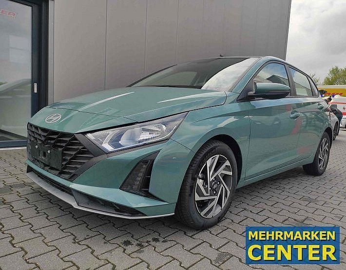 Grün Neu 2025 Hyundai i20 Limousine | 21.490 € (Guter Preis) - Bild 1/4