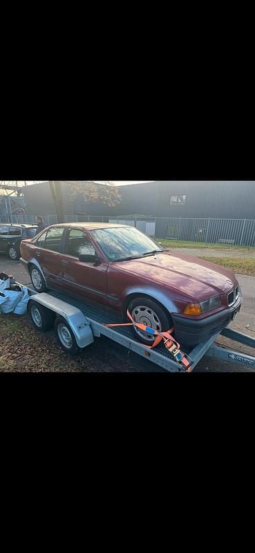 Gebraucht BMW 316 Basis 102 PS (75 kW) 1994 Rot Limousine