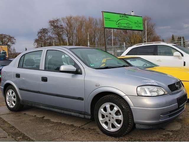 Gebraucht Opel Astra Comfort 101 PS (74 kW) 2002 Silber Limousine