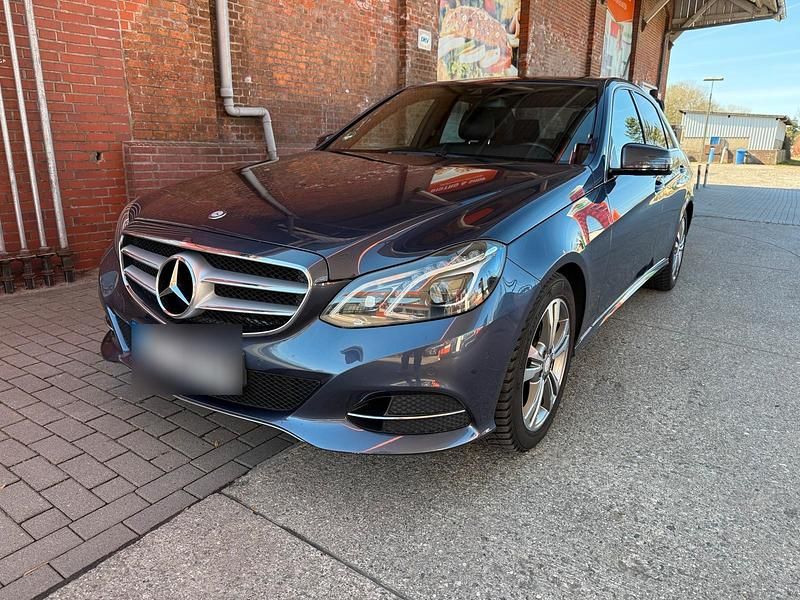 Gebraucht Mercedes E220 170 PS (125 kW) 2013 Grau Limousine