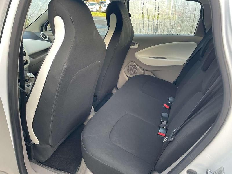 Gebraucht Renault Zoe Life 66 kW (90 PS) 2018 Arktisweiß Kleinwagen